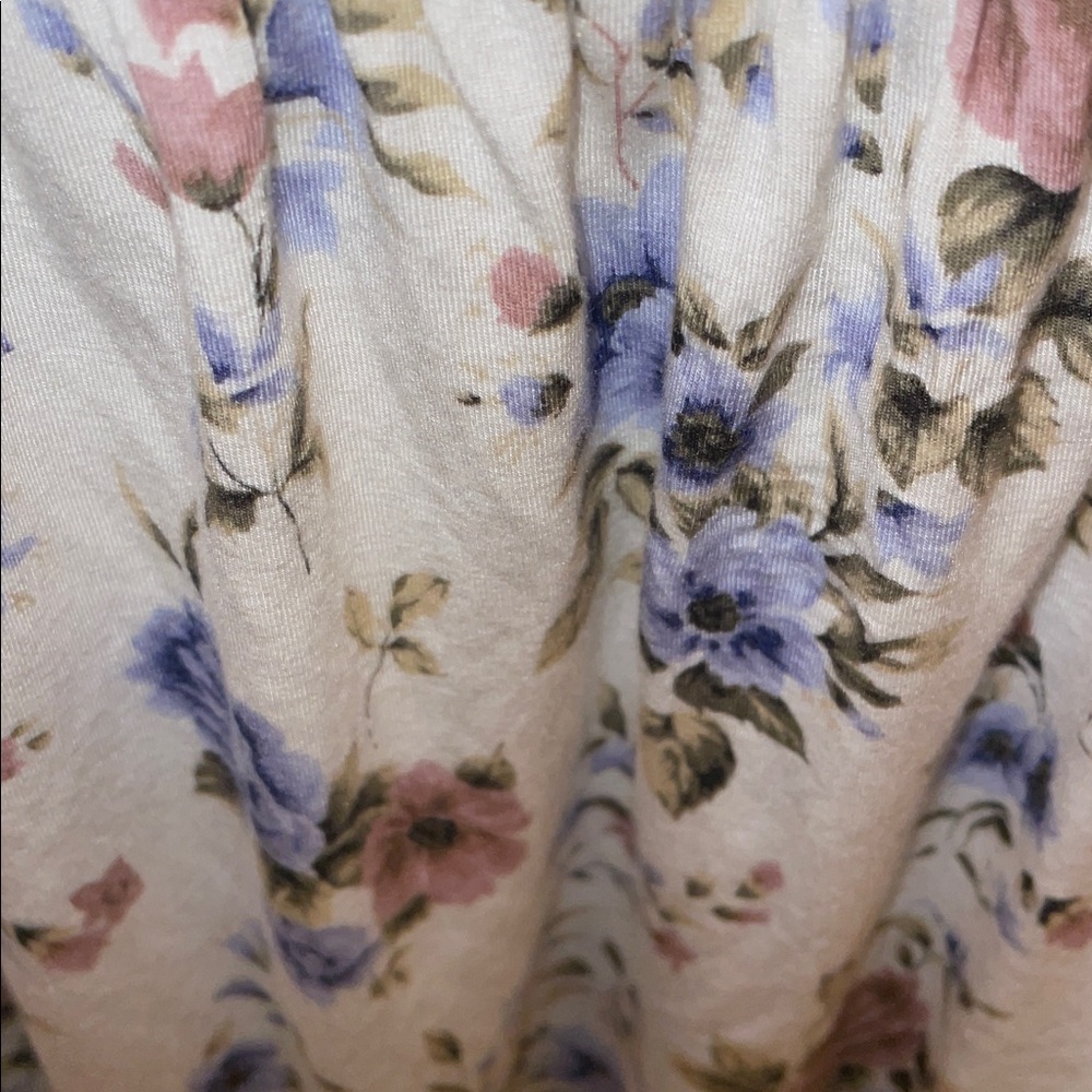 American Eagle Outfitters Floral Off-Shoulder Top 🦅🤍🌸🩵 - Picture 4 of 11